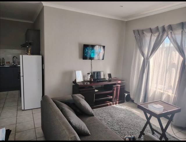 2 BEDROOM PROPERTY TO RENT IN WILGEHEUWEL